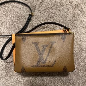 Louis Vuitton Double-Zip pochette